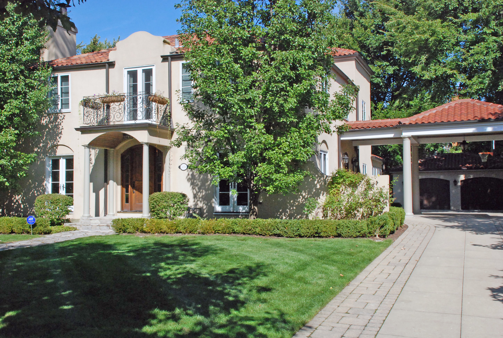535 Oak Street