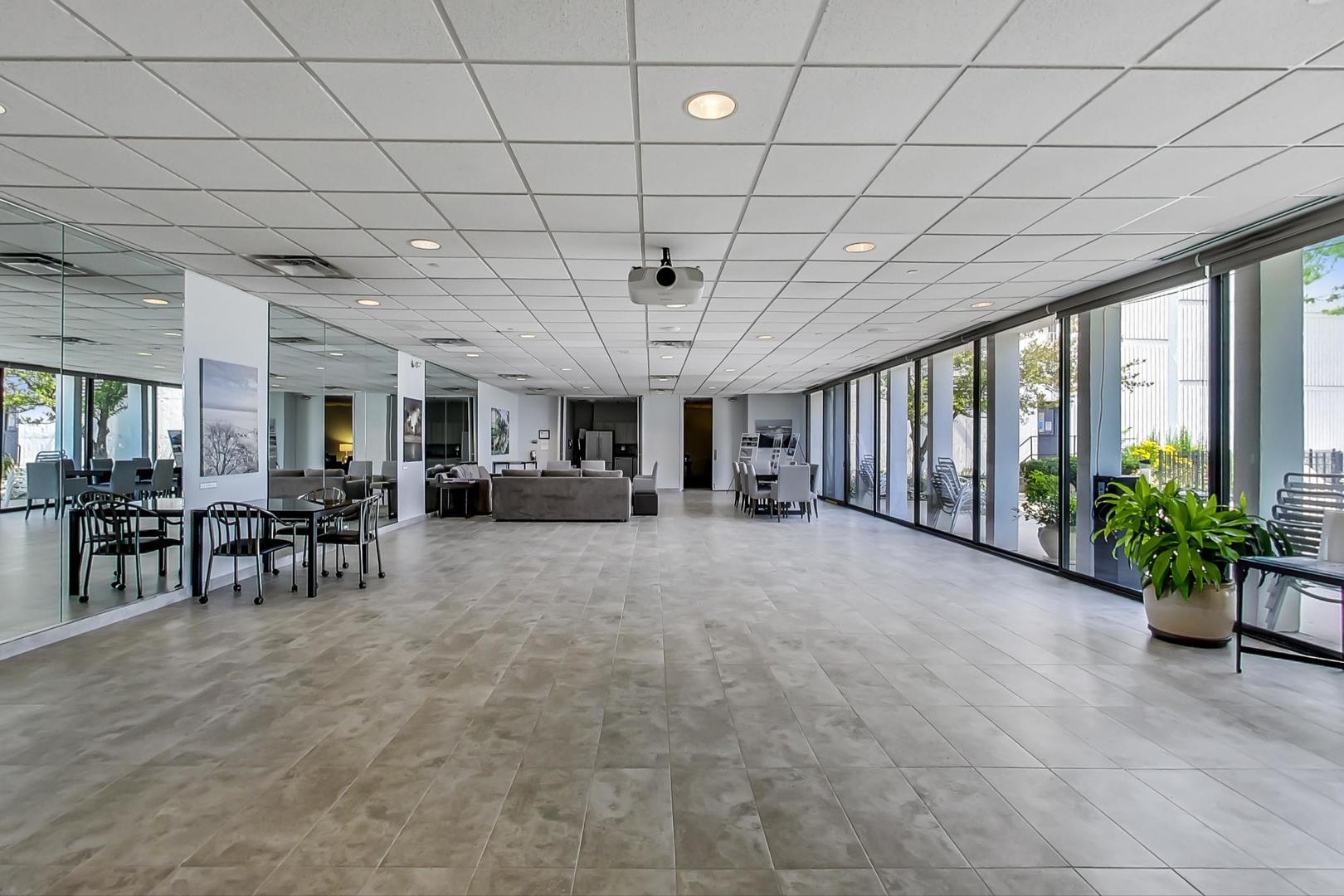 1500 Sheridan Road Unit: 8H