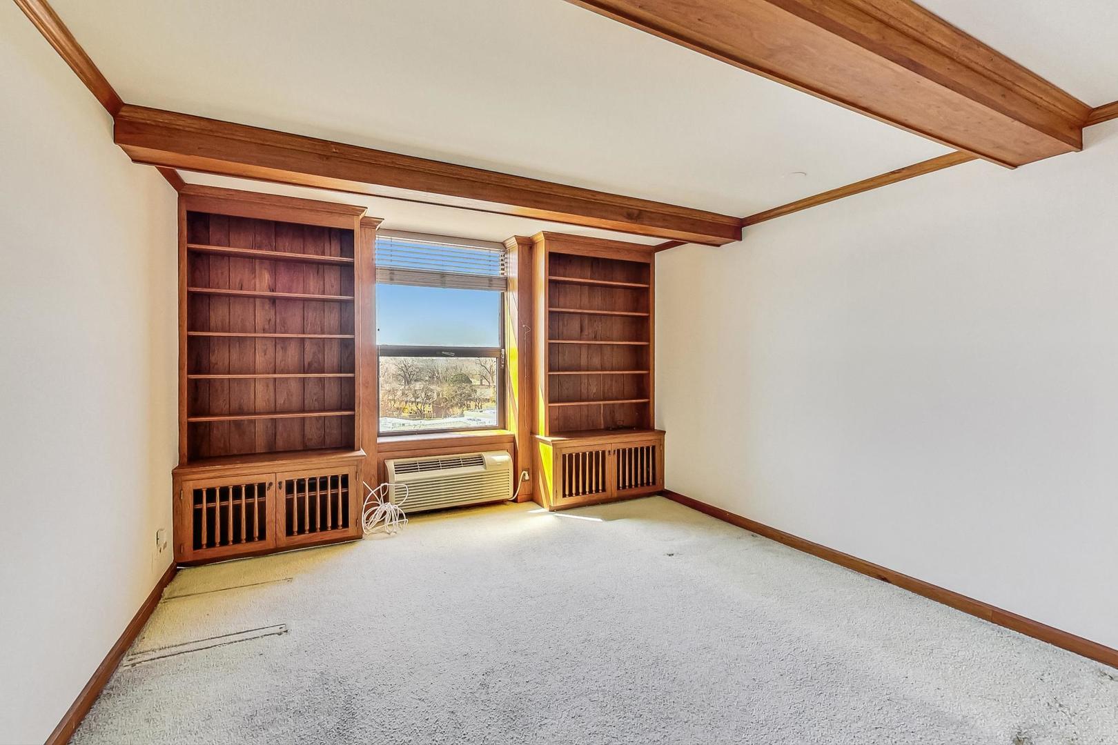 1500 Sheridan Road Unit: 8H