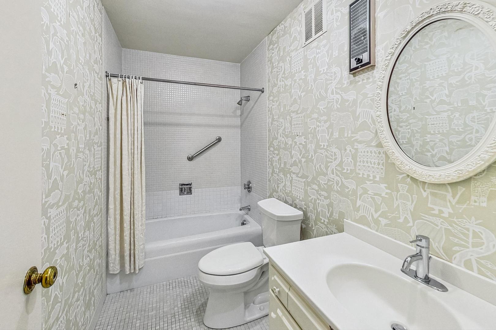 1500 Sheridan Road Unit: 8H