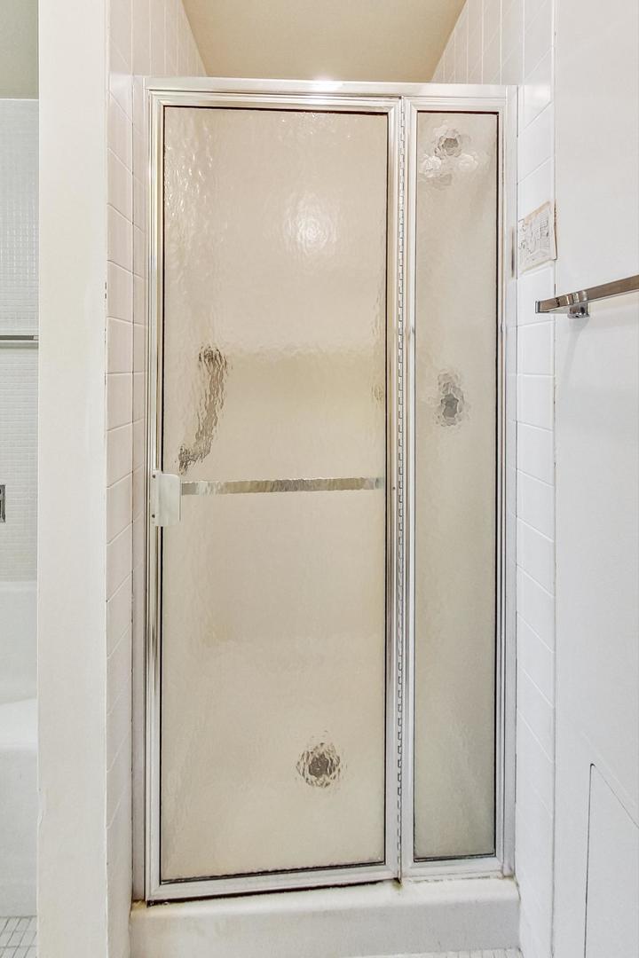 1500 Sheridan Road Unit: 8H