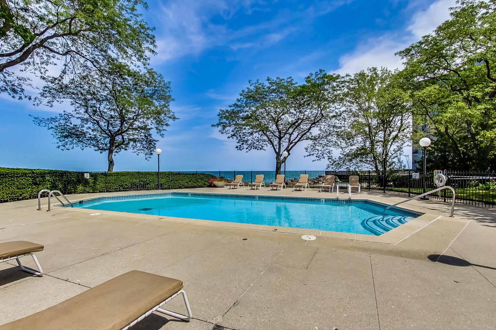 1500 Sheridan Road Unit: 8H