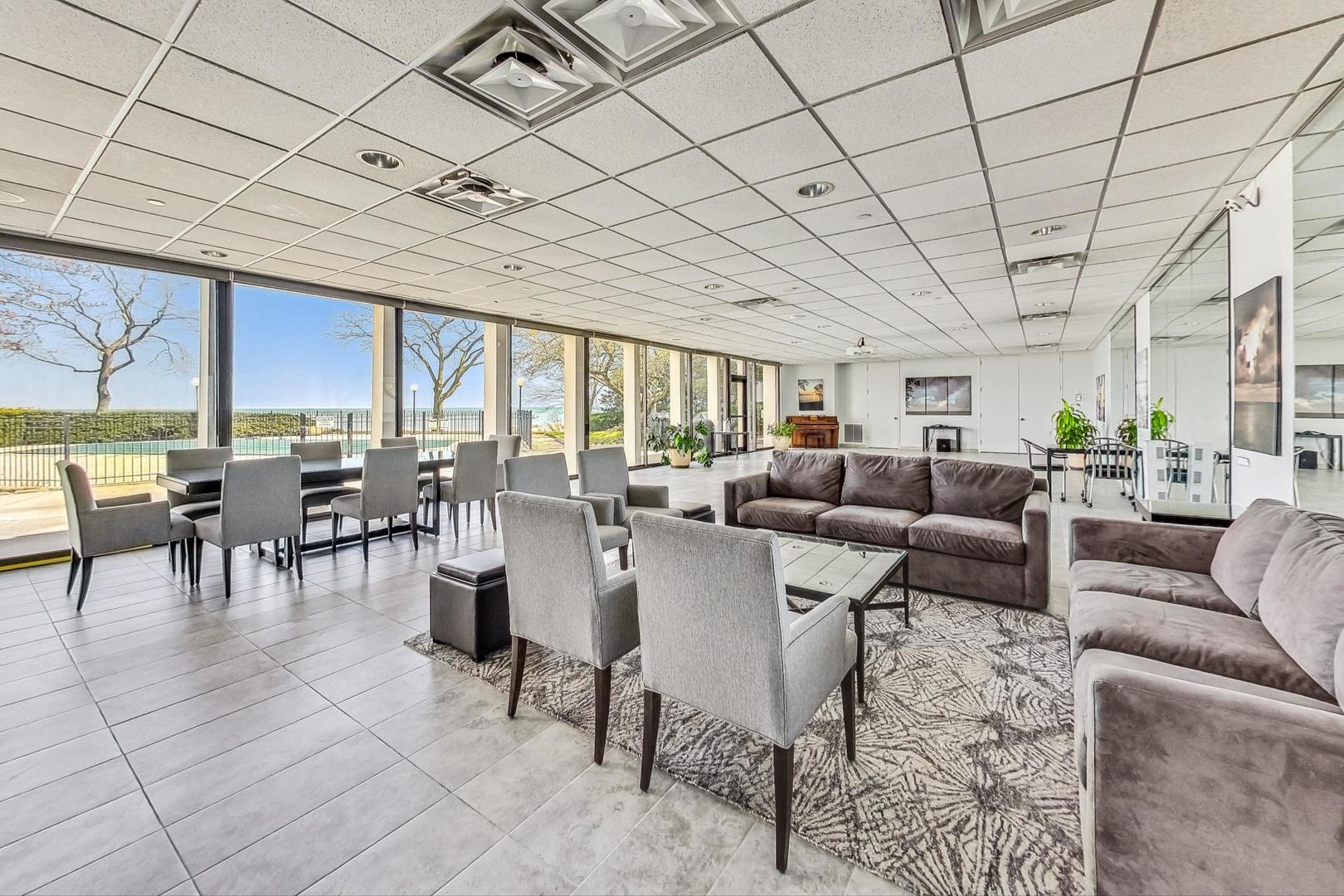 1500 Sheridan Road Unit: 8H