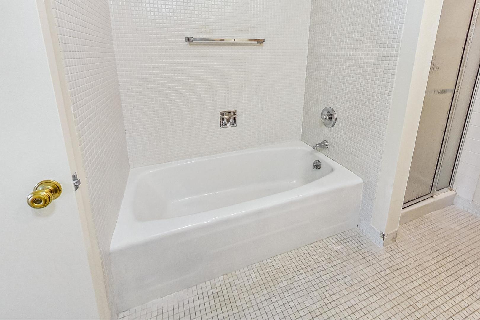 1500 Sheridan Road Unit: 8H