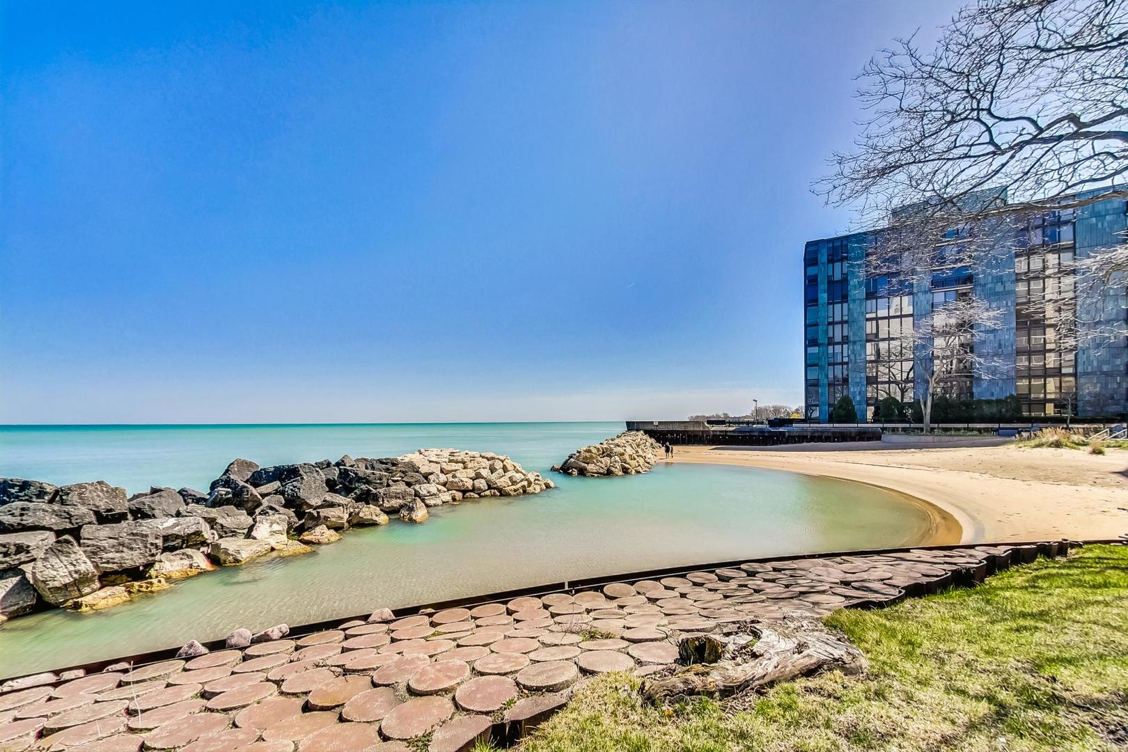 1500 Sheridan Road Unit: 8H