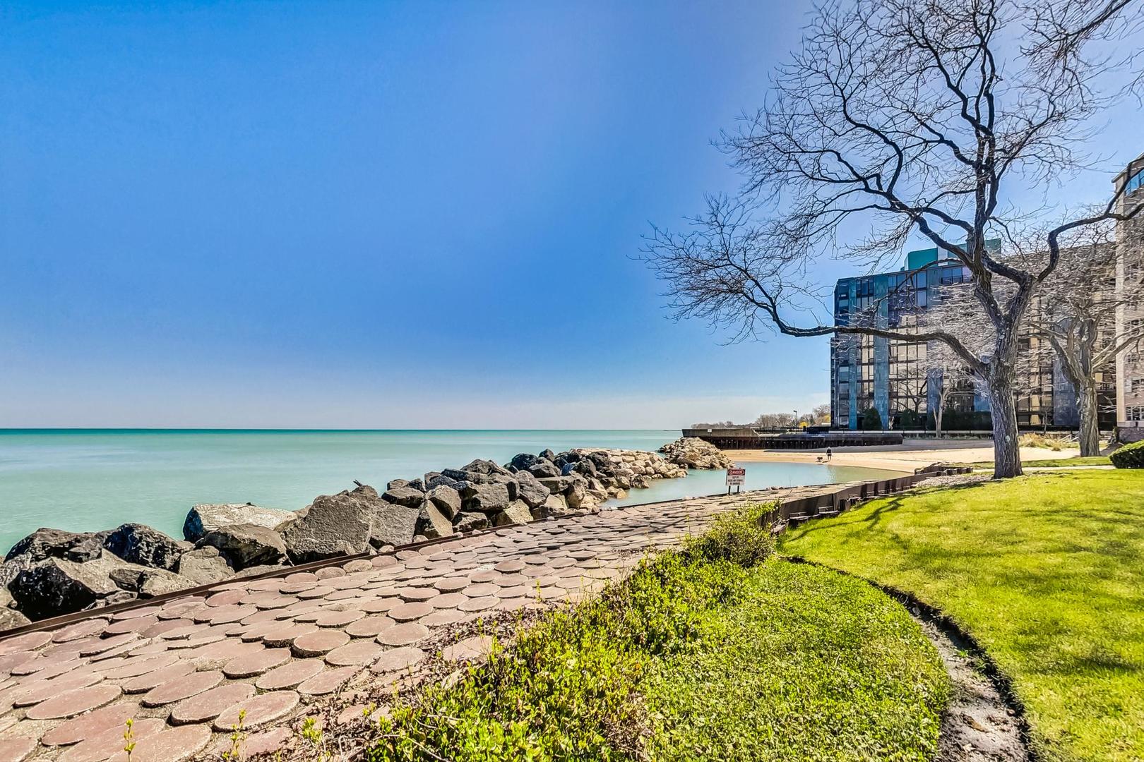 1500 Sheridan Road Unit: 8H