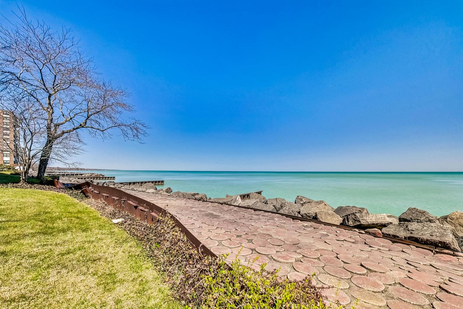 1500 Sheridan Road Unit: 8H