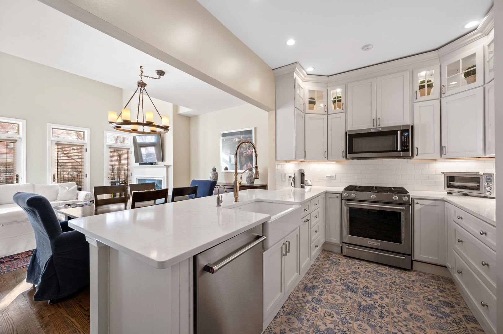 430 W Armitage Avenue Unit: I