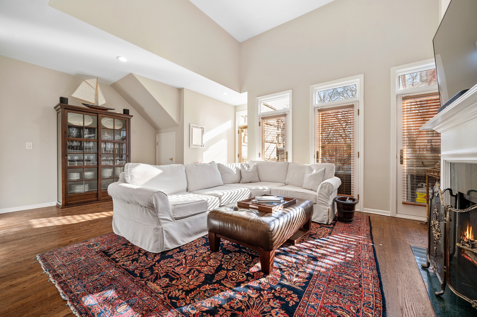 430 W Armitage Avenue Unit: I