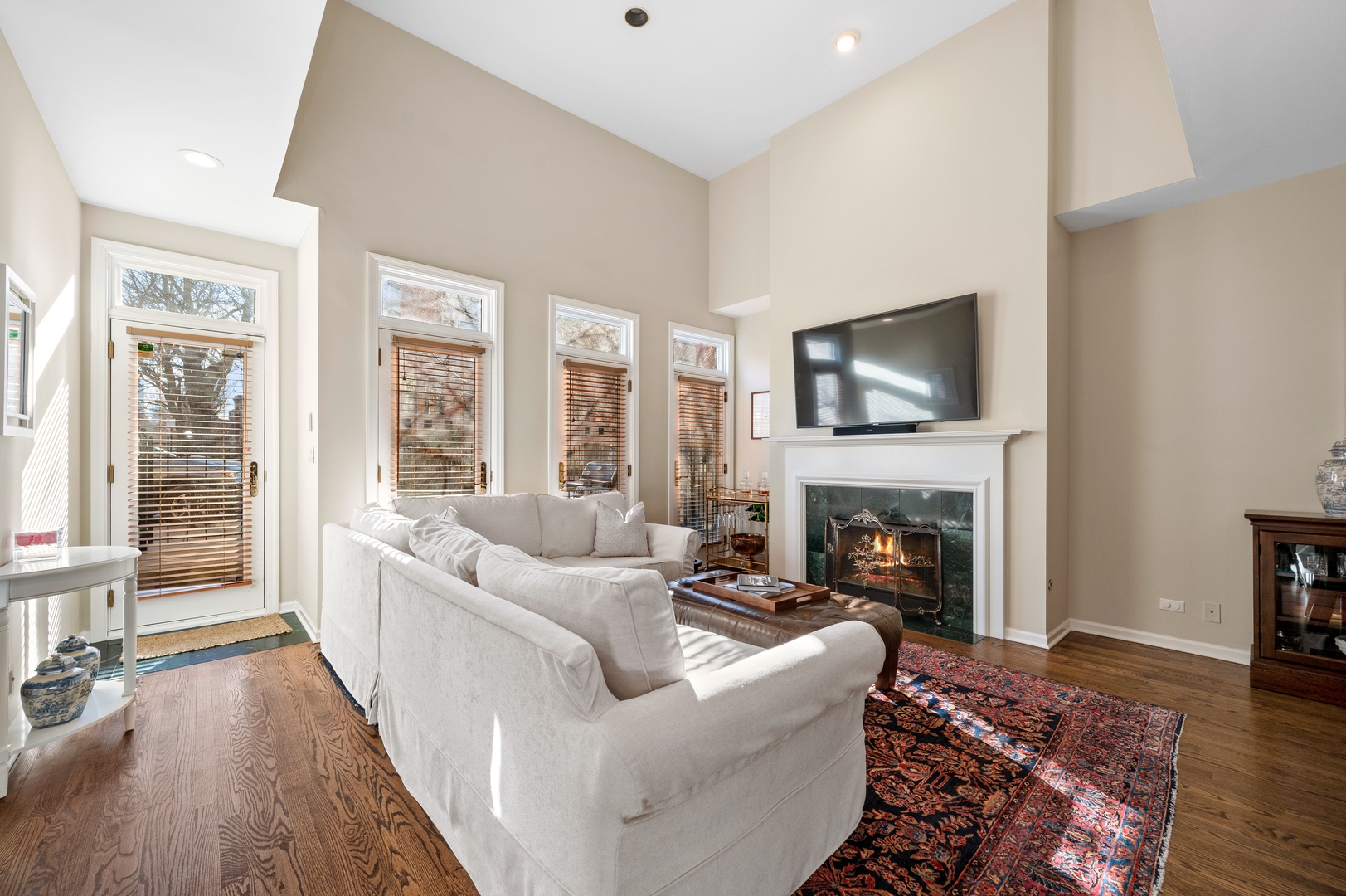 430 W Armitage Avenue Unit: I