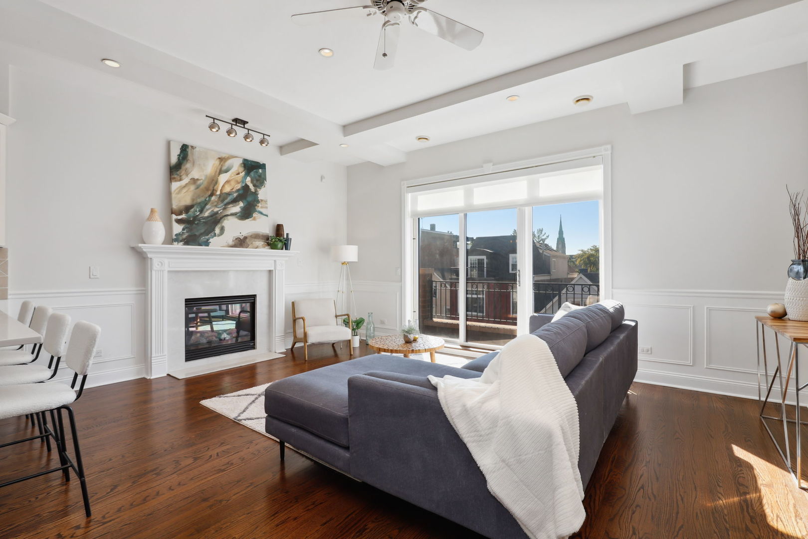 1442 W Belmont Avenue Unit: 4E