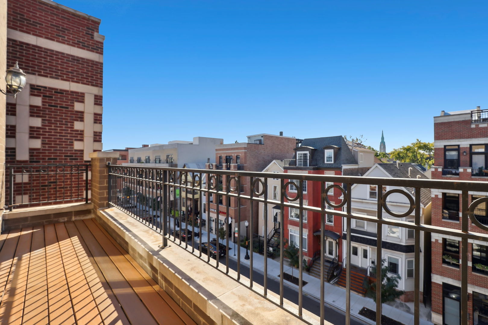 1442 W Belmont Avenue Unit: 4E