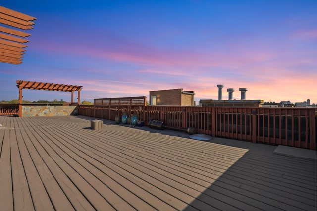 1442 W Belmont Avenue Unit: 4E