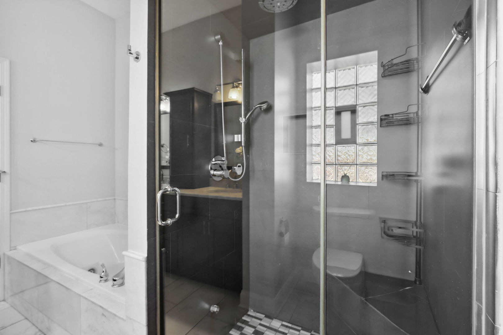 1442 W Belmont Avenue Unit: 4E