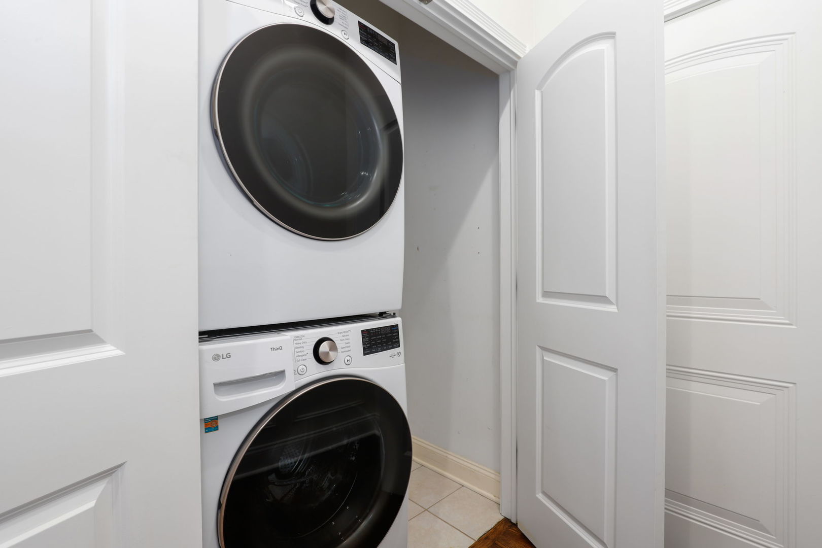 1442 W Belmont Avenue Unit: 4E