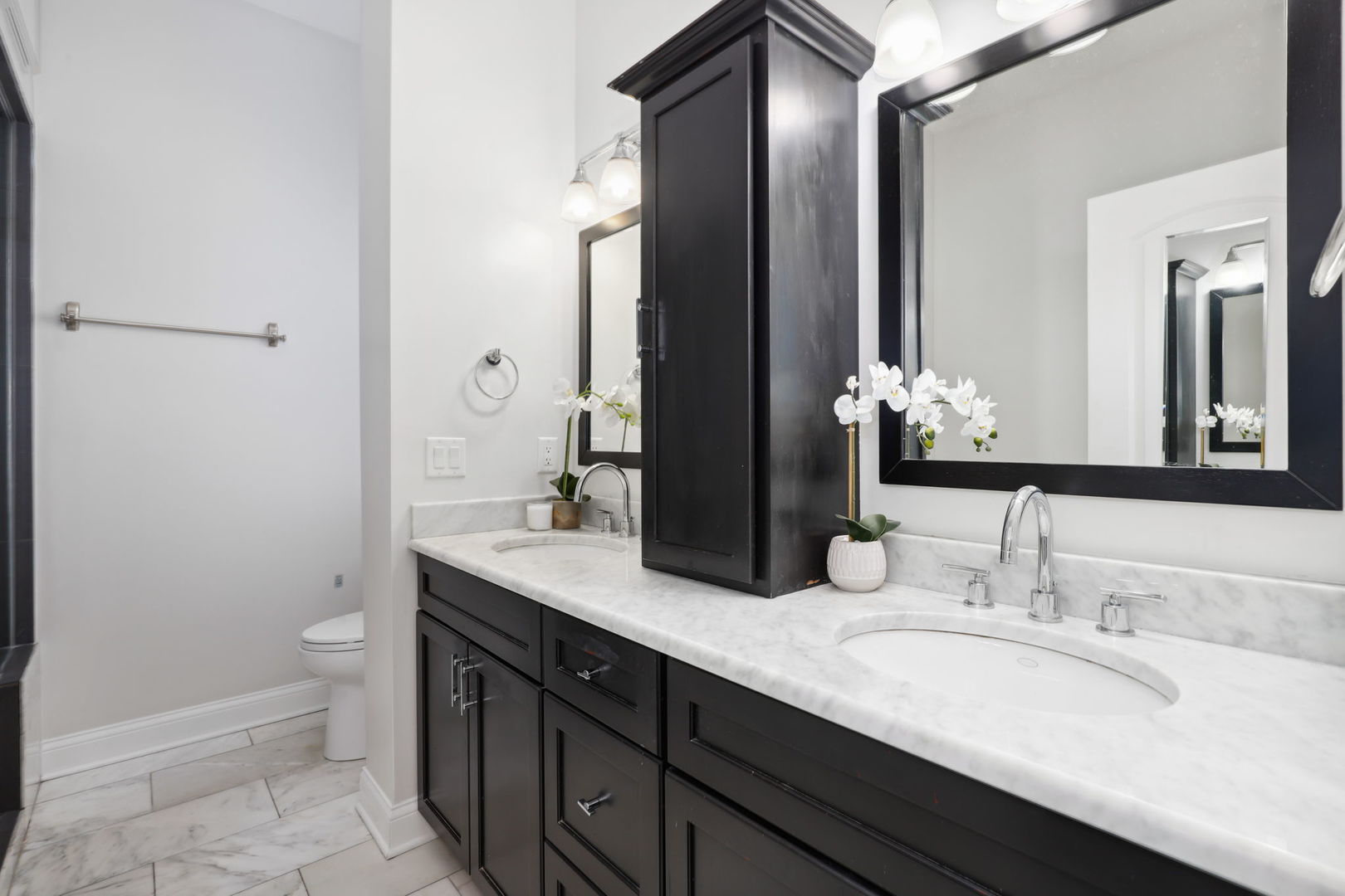 1442 W Belmont Avenue Unit: 4E