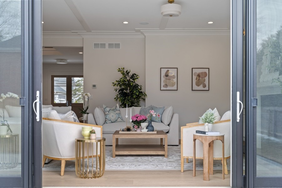 2143 Glen Oak Drive