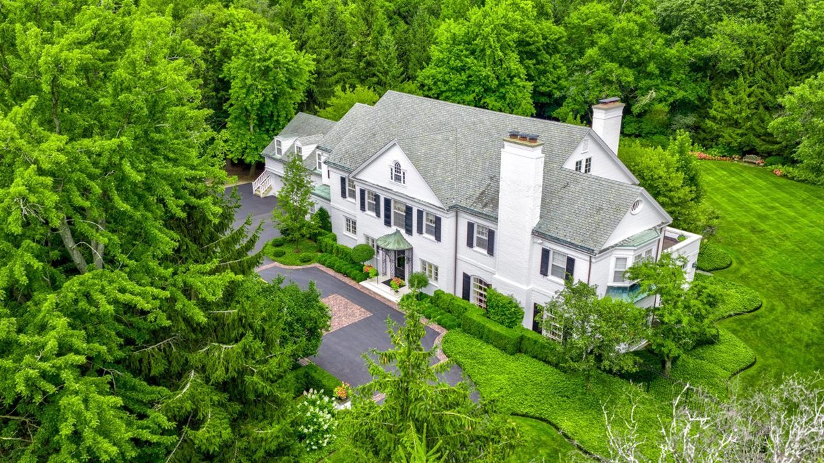 5 Woodley Road