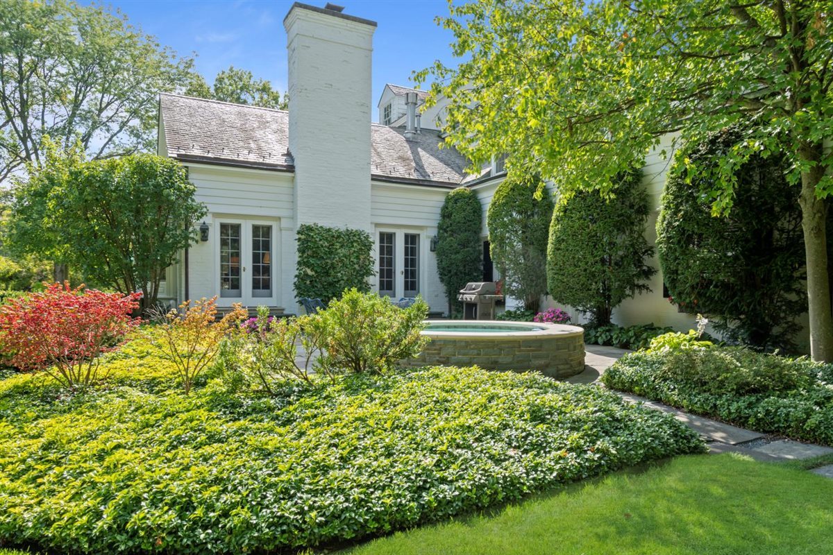5 Woodley Road