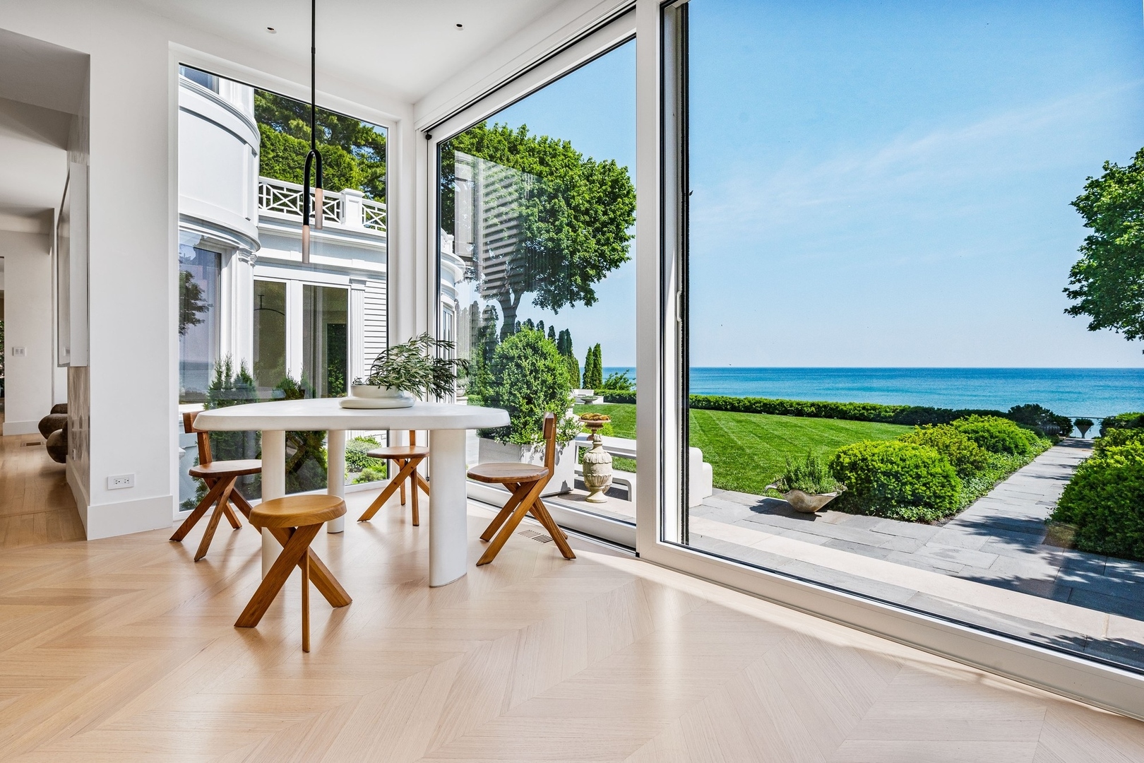 219 Sheridan Road