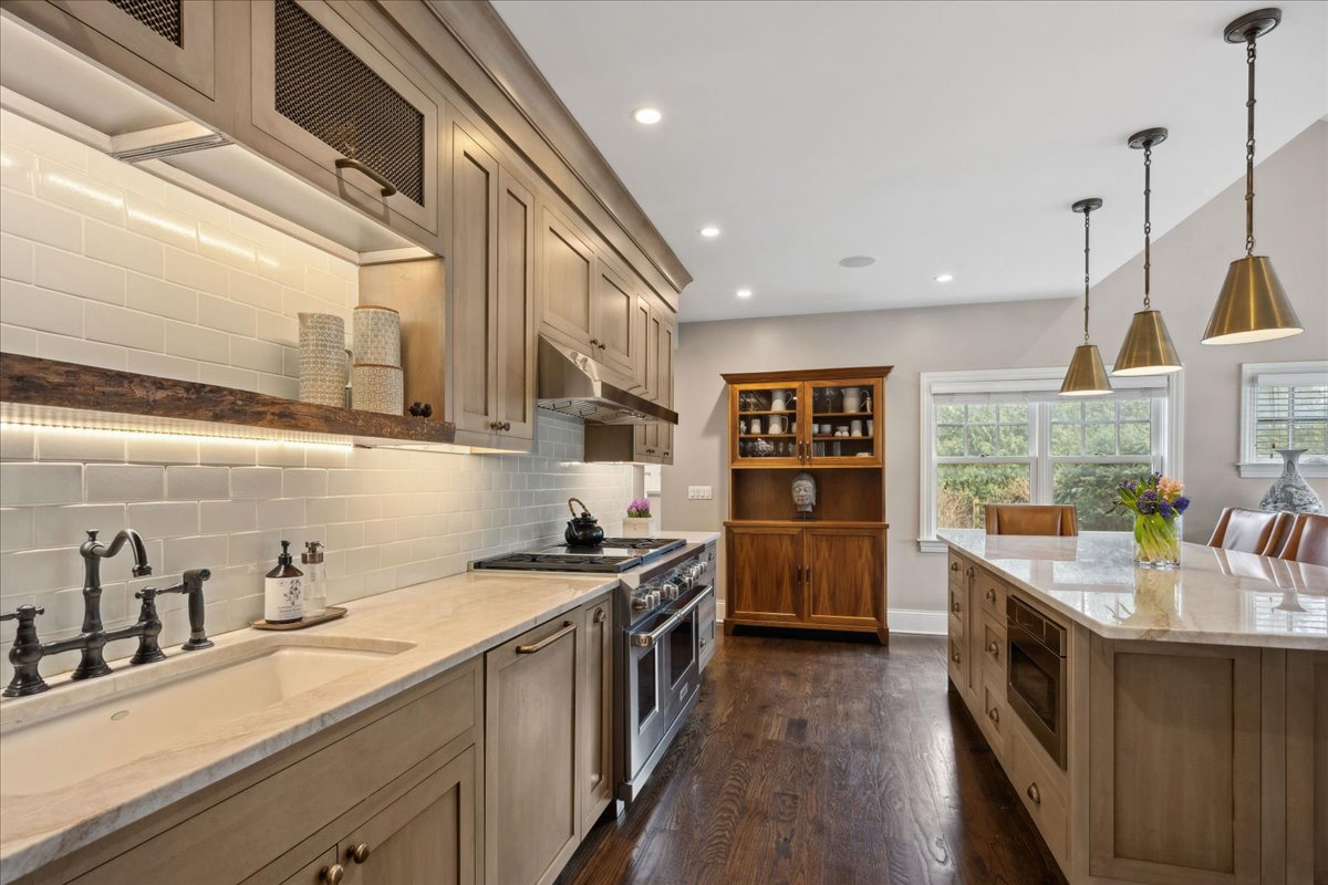 350 Sunset Court