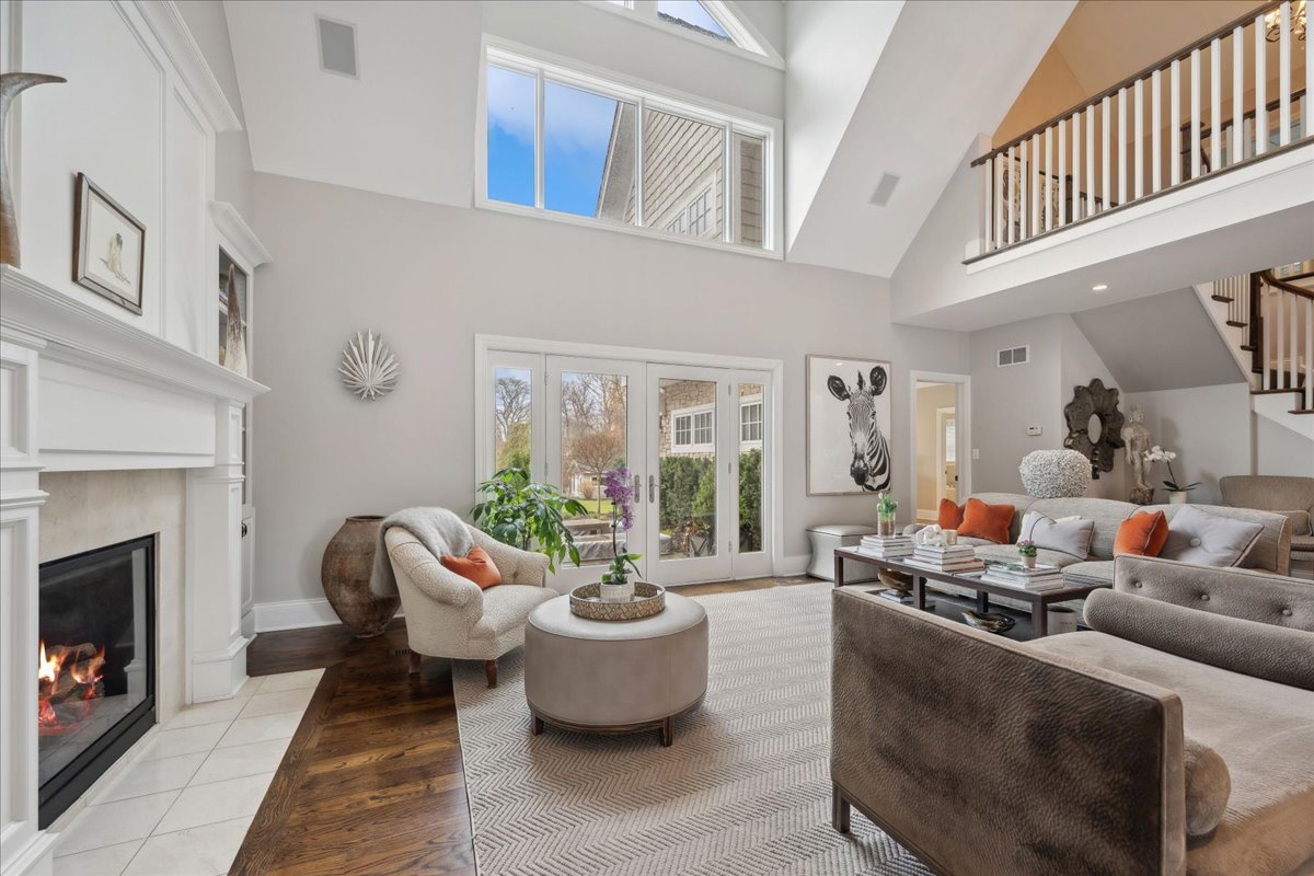 350 Sunset Court