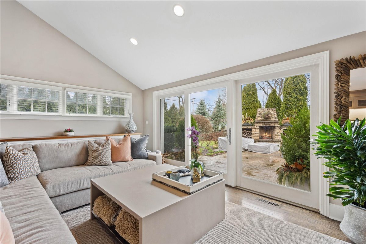 350 Sunset Court