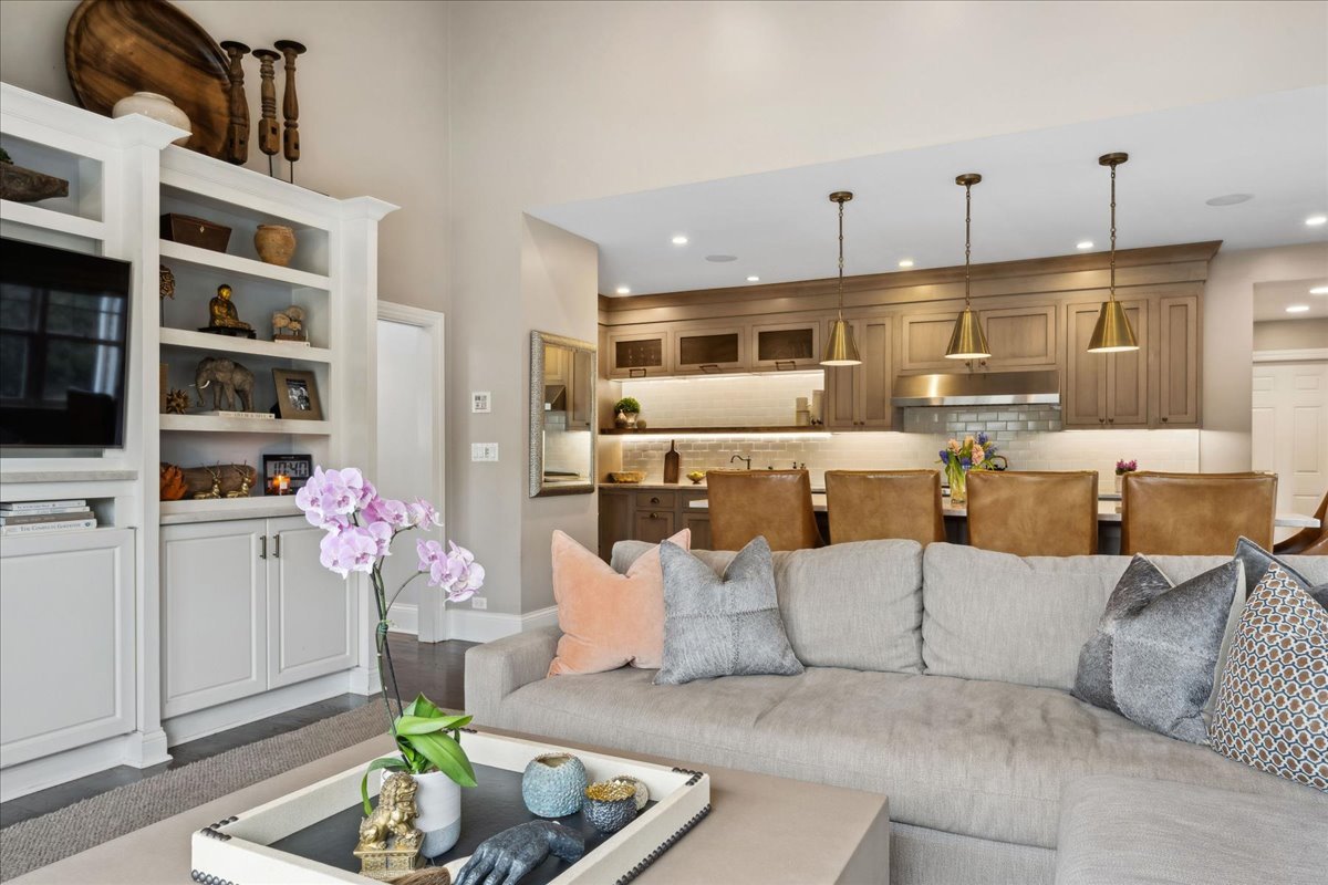 350 Sunset Court