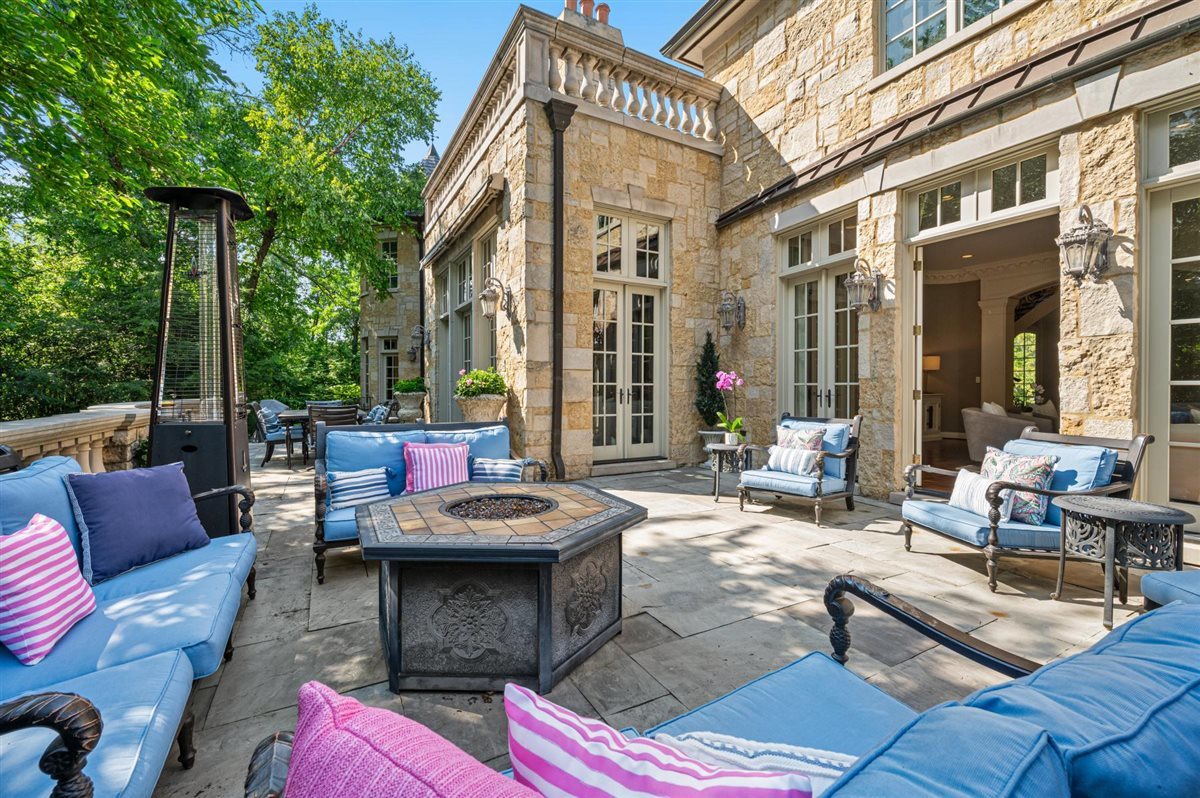 2301 Clover Lane