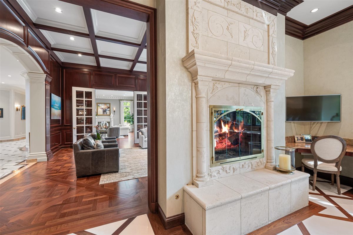 2301 Clover Lane