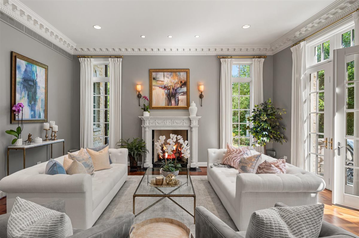 2301 Clover Lane