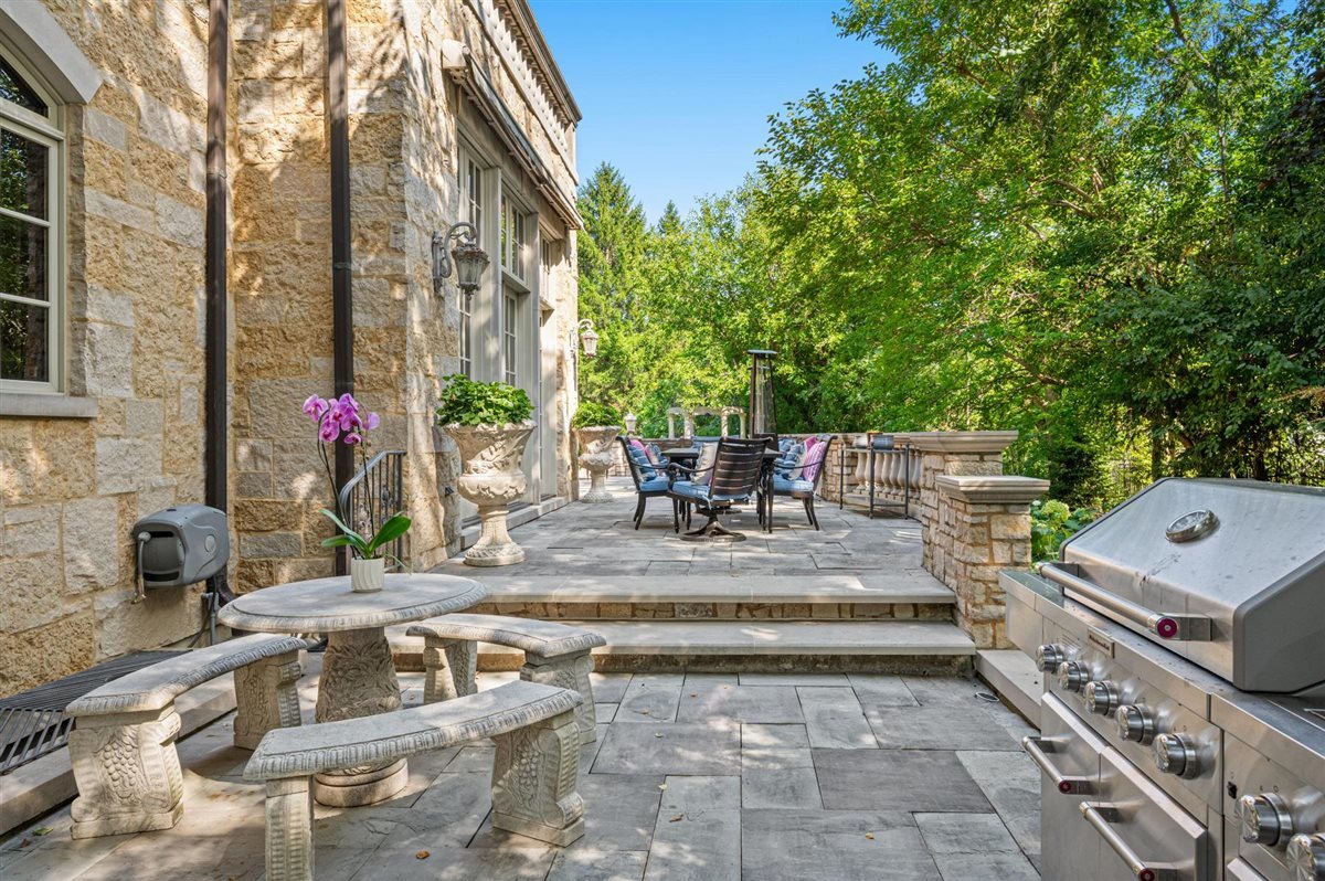 2301 Clover Lane
