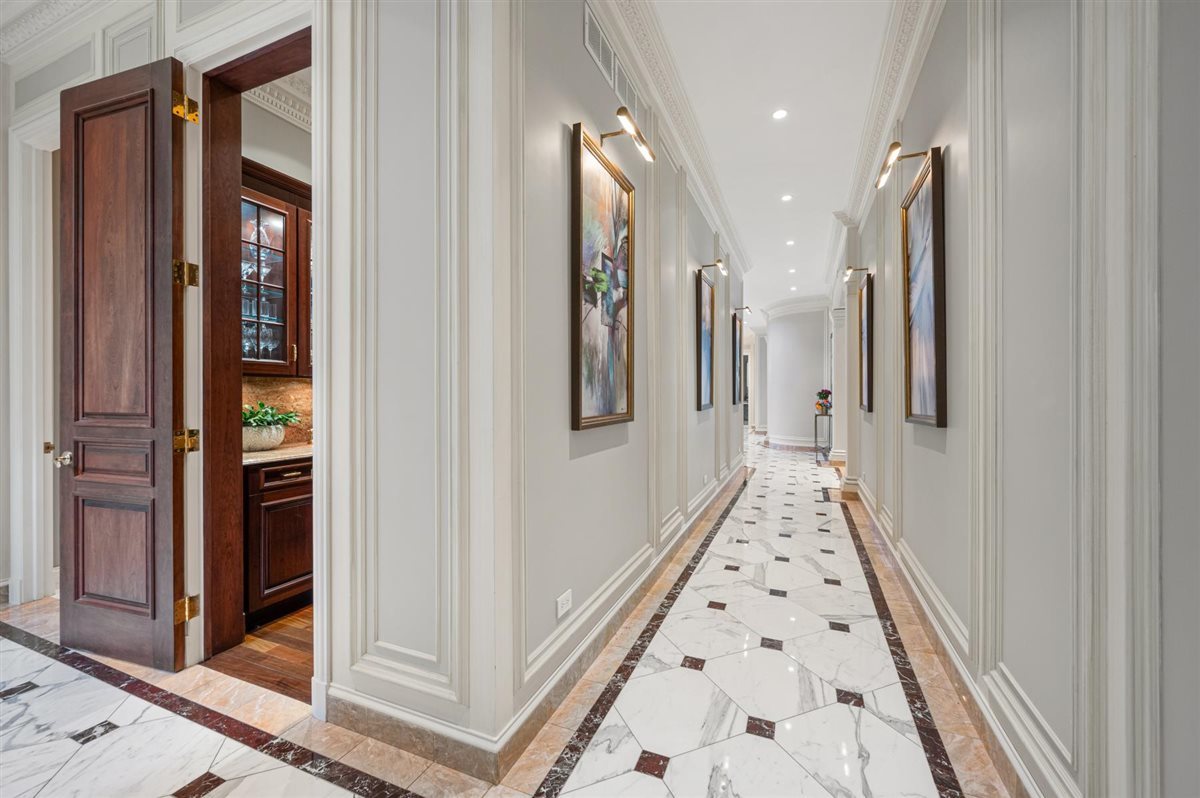 2301 Clover Lane