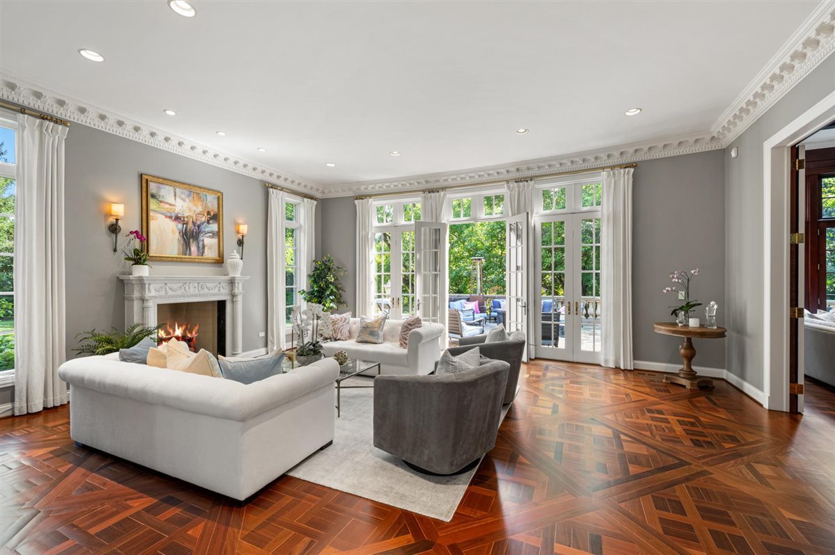 2301 Clover Lane