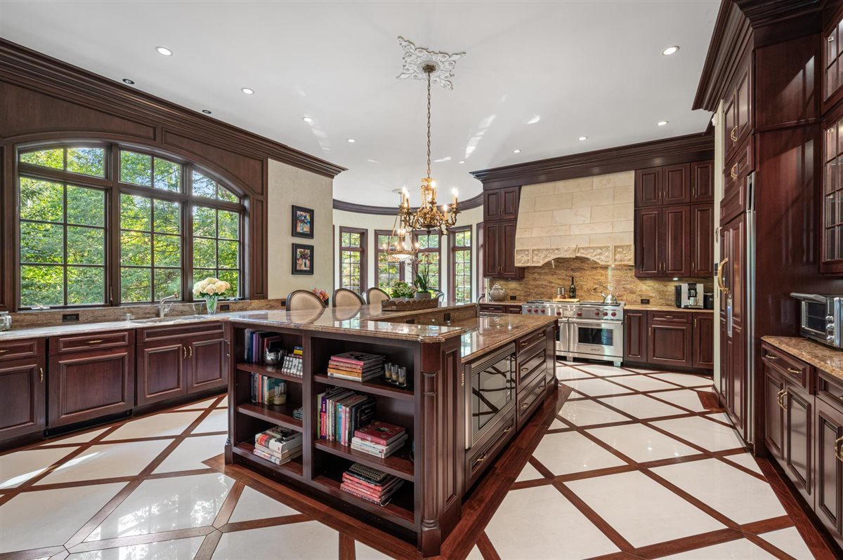 2301 Clover Lane