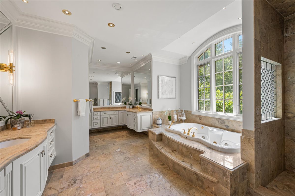 2301 Clover Lane