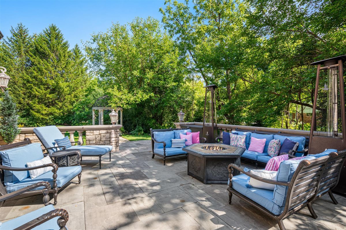 2301 Clover Lane