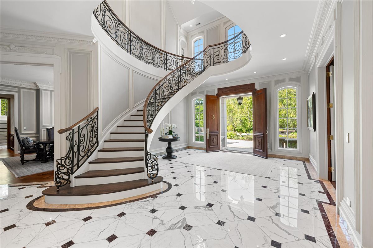 2301 Clover Lane