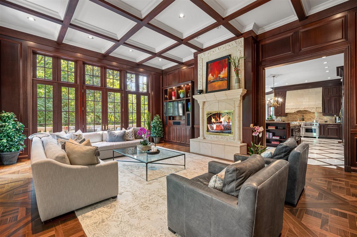 2301 Clover Lane