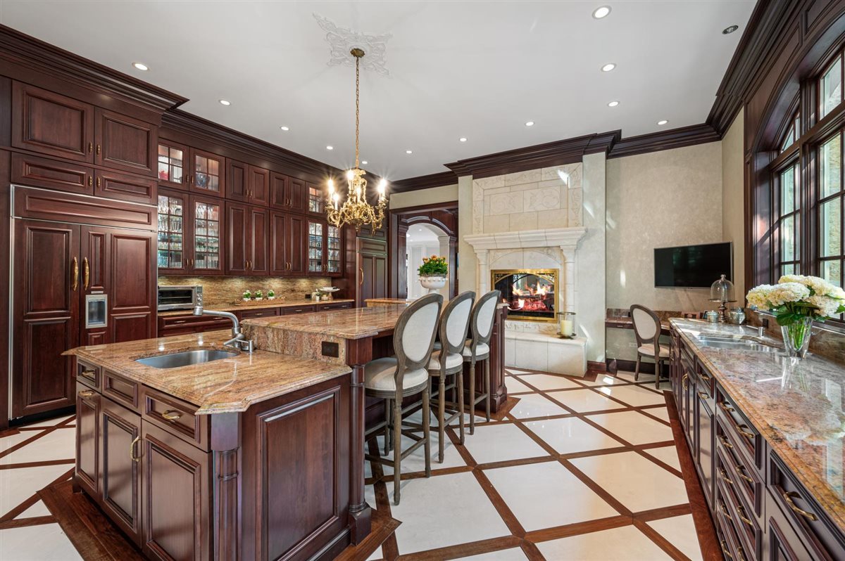 2301 Clover Lane