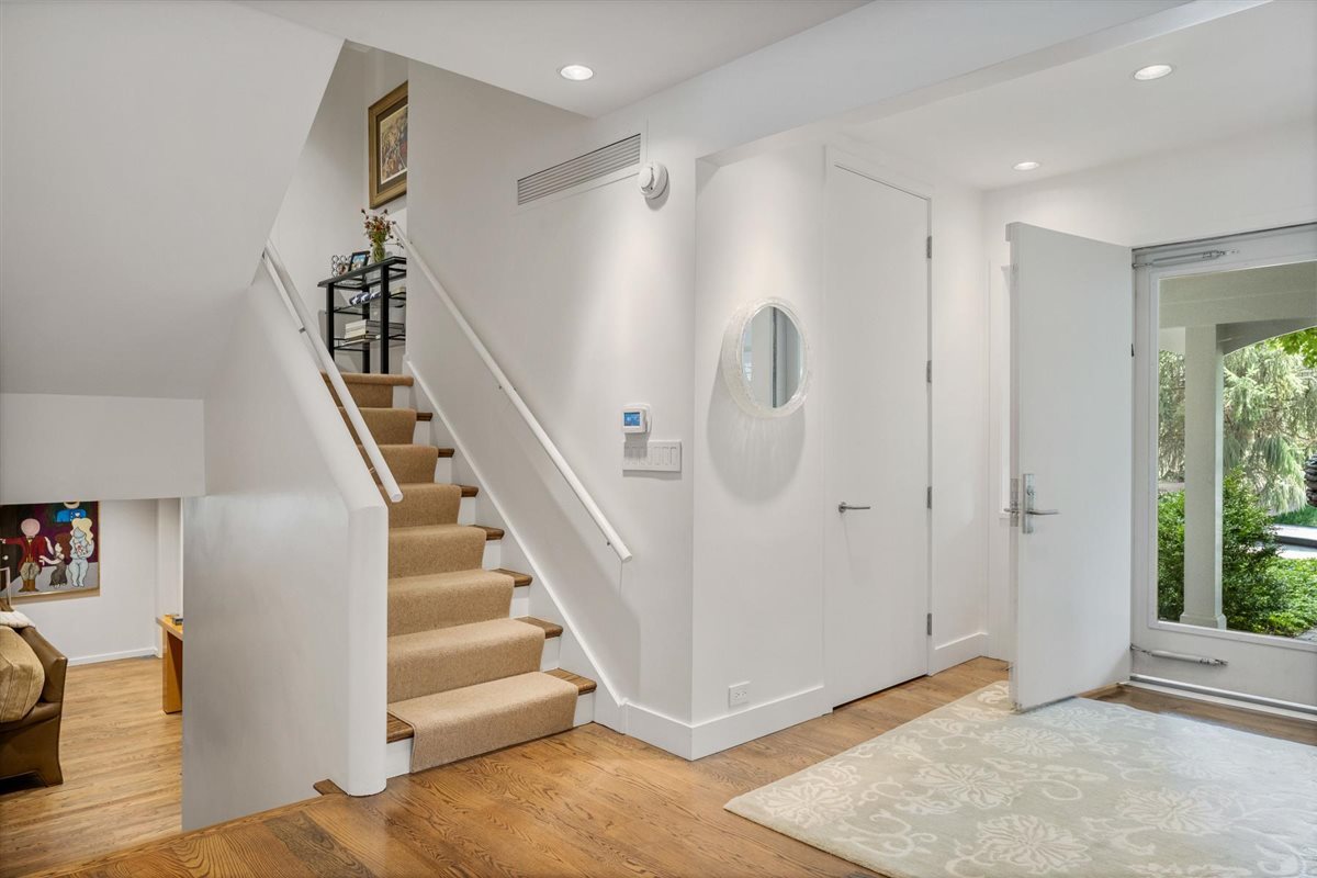 107 Woodley Road