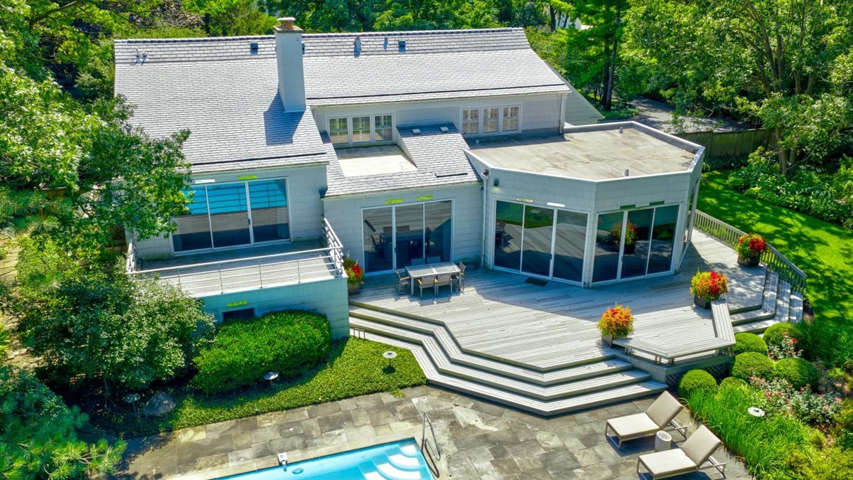 107 Woodley Road