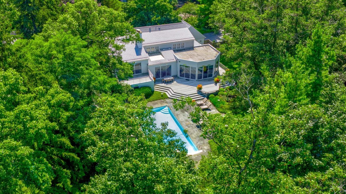 107 Woodley Road