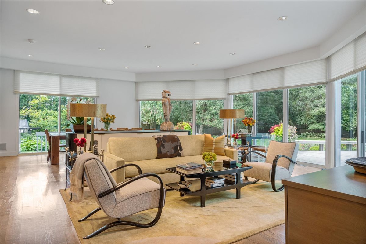 107 Woodley Road