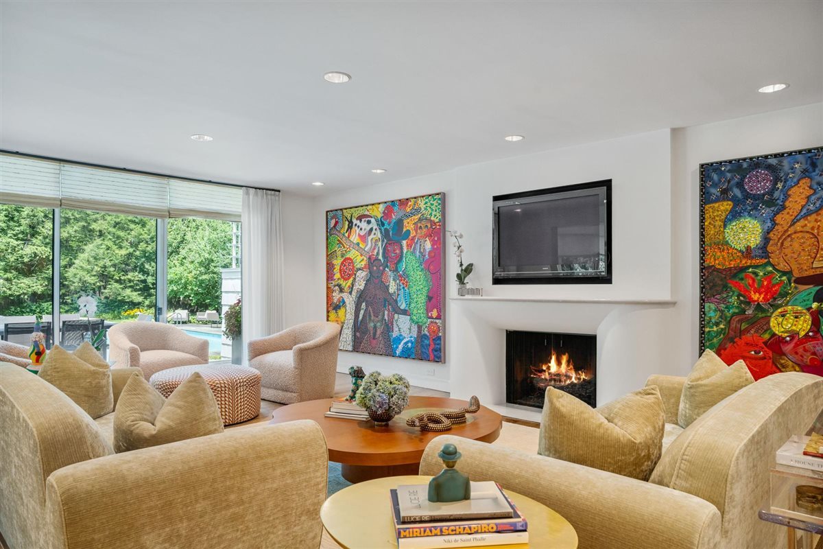 107 Woodley Road