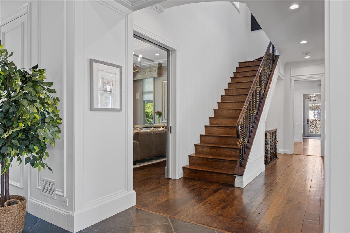 320 Keystone Court
