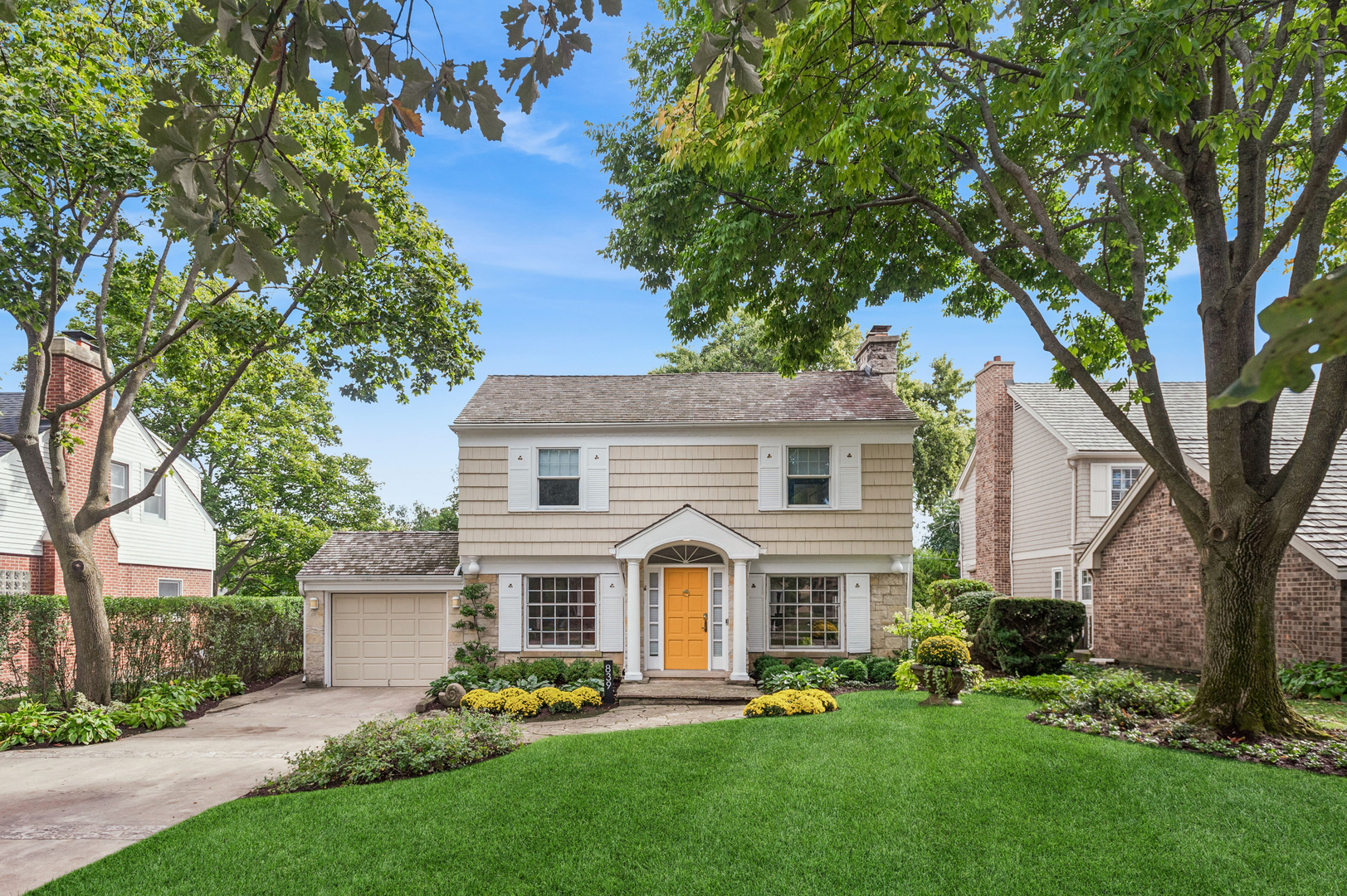 839 Surrey Lane