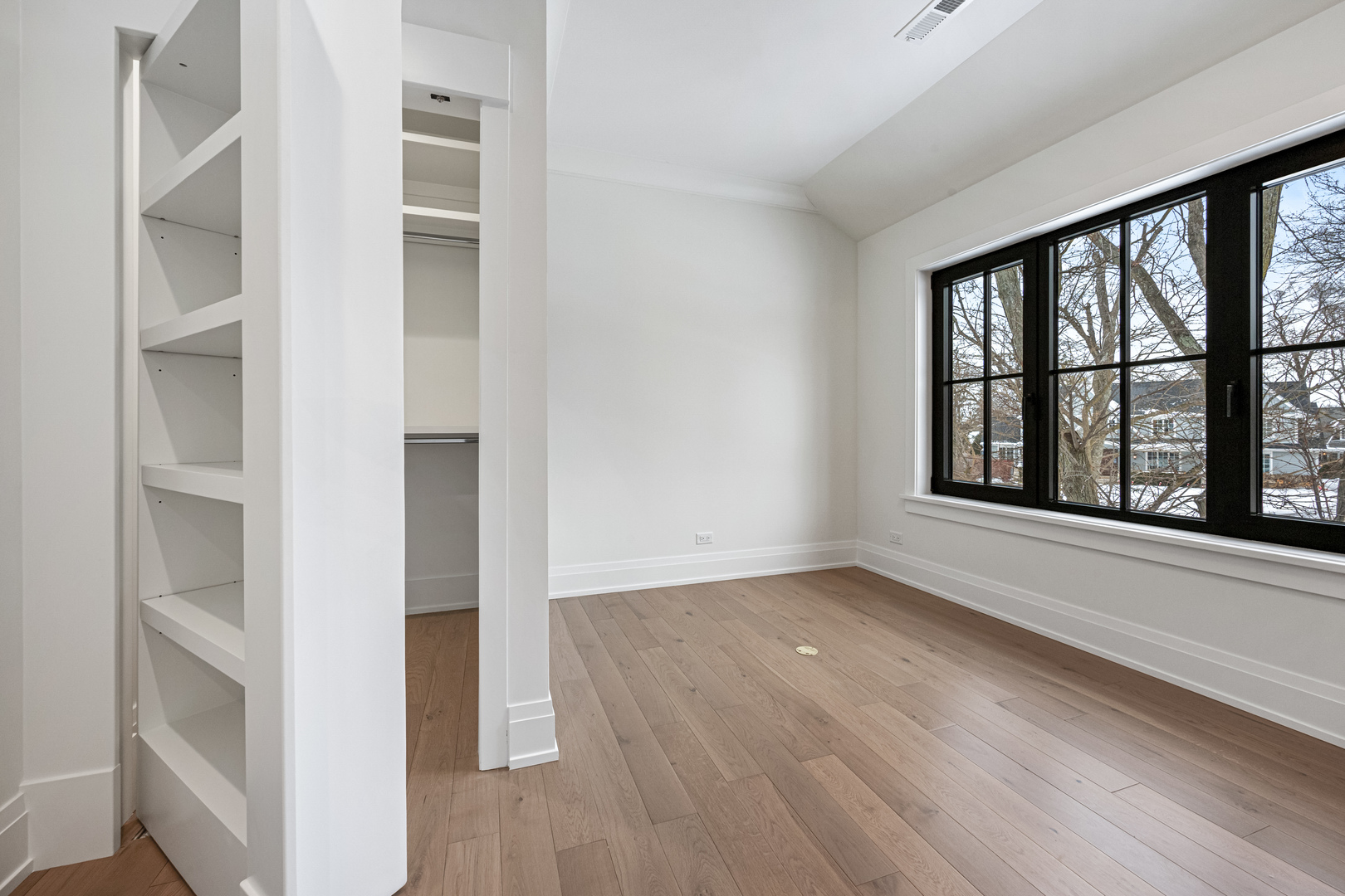 1427 Kenilworth Lane