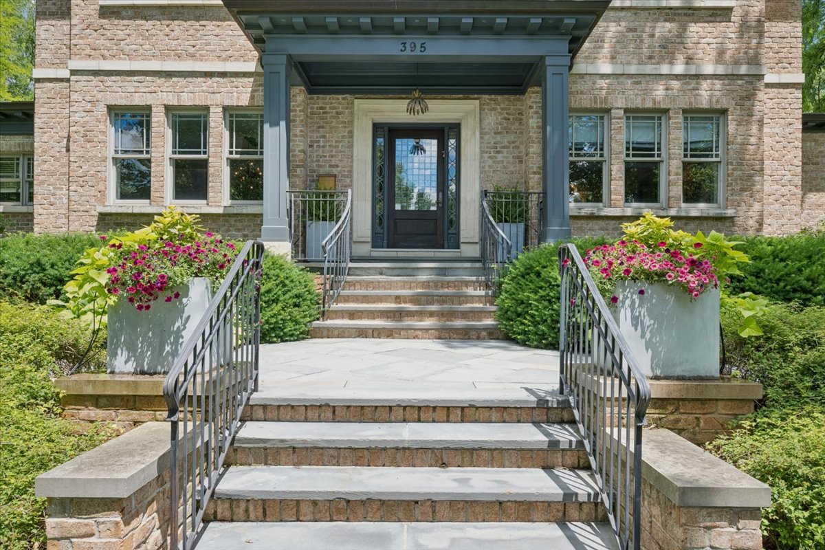395 Greenleaf Avenue
