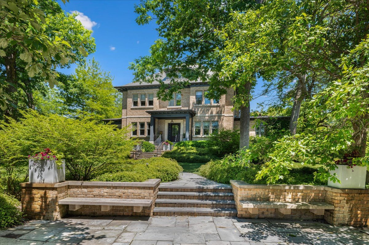 395 Greenleaf Avenue